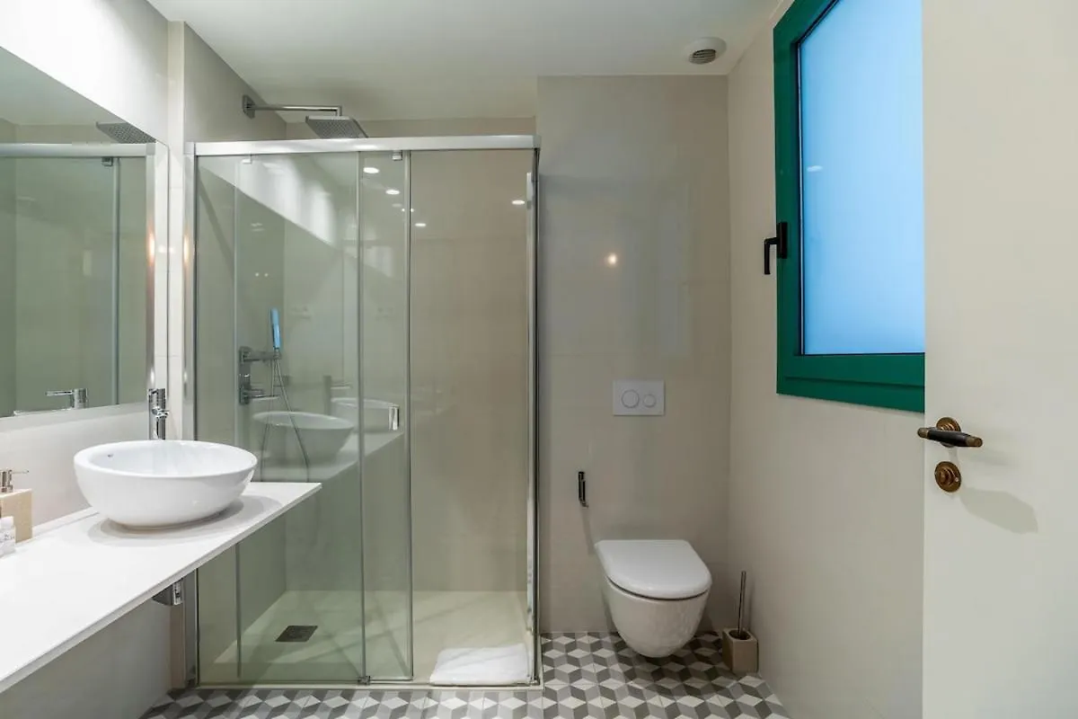 Canela Homes Midterm Casp Gym&Pool Barcelona 0*,