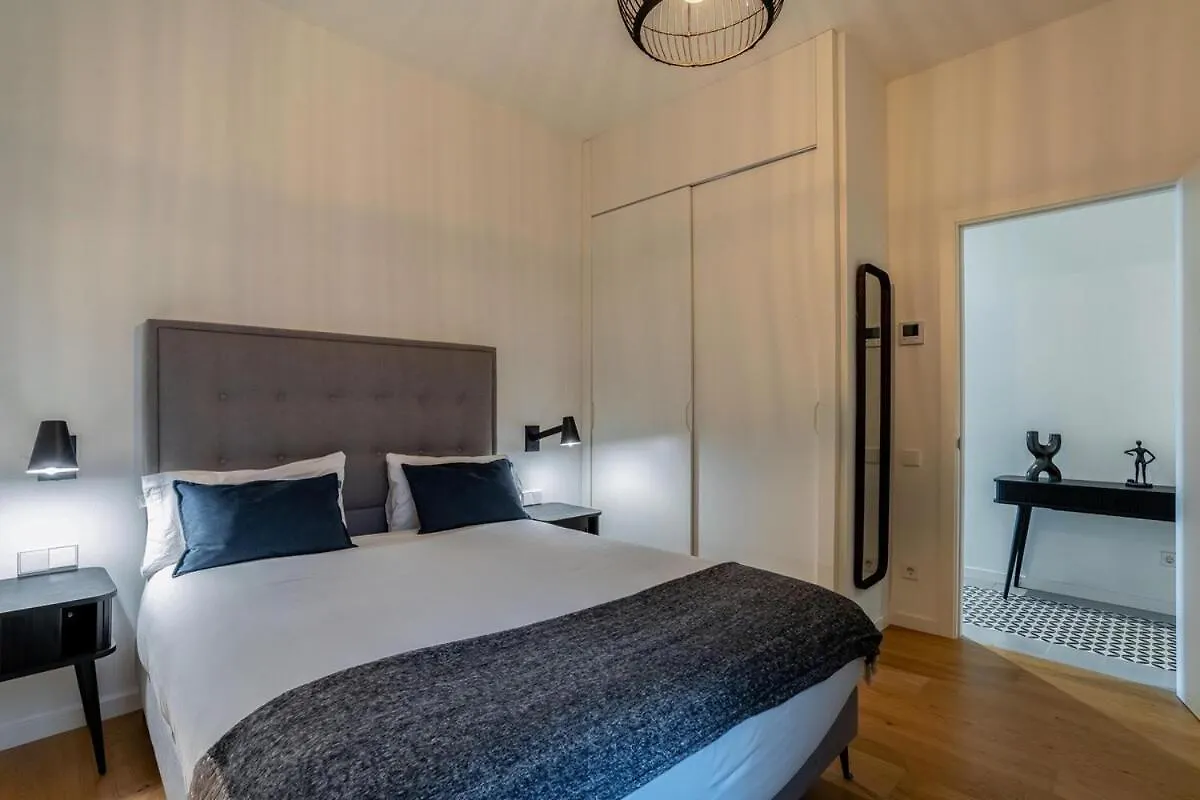 Canela Homes Midterm Casp Gym&Pool Barcelona 0*,  Spanje
