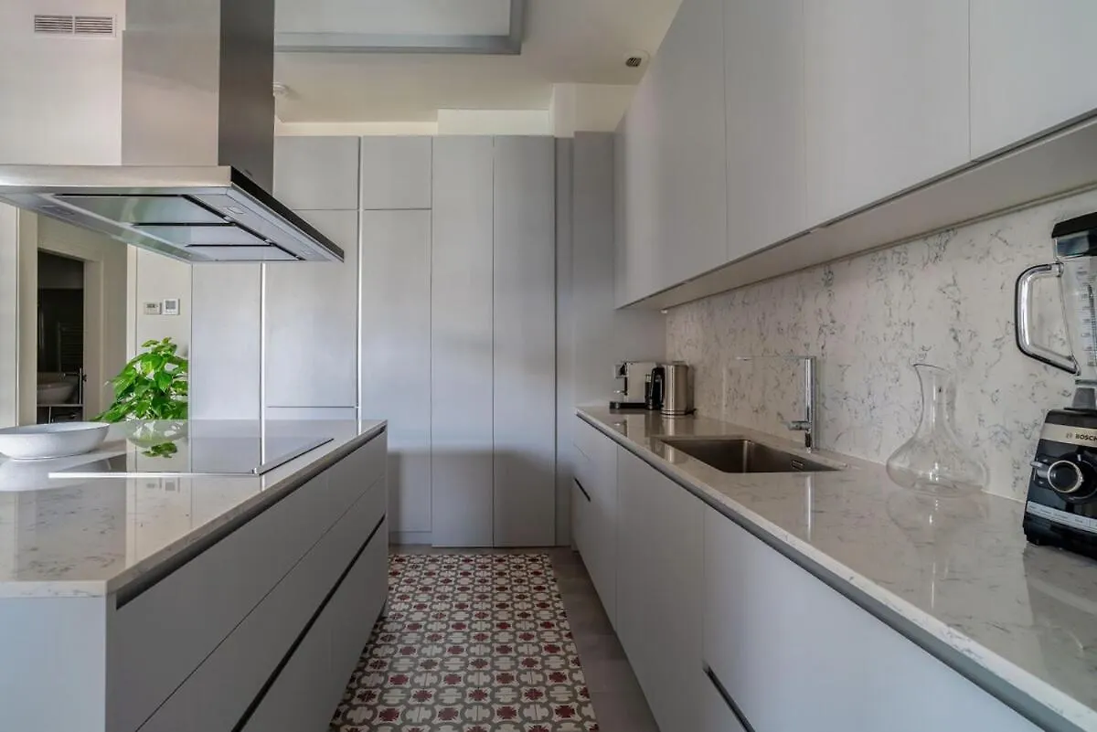 Canela Homes Midterm Casp Gym&Pool Barcelona Spanje